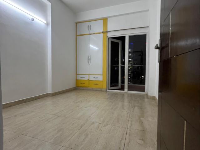 Amrapali Crystal Homes 3 Bedroom 1375 Sq. Ft. Apartment in Sector 76 Noida Listing ID: #9916