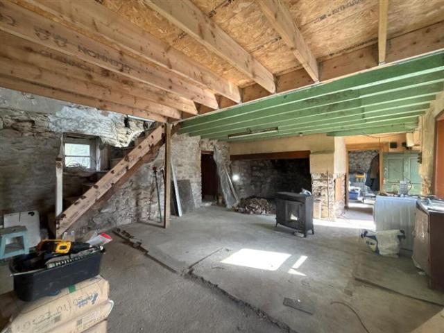 AMV €120,000 | The Old Farm House, Mothel, Carrick On Suir, Waterford REA Stokes & Quirke 4991 MyHome. Ie Residential