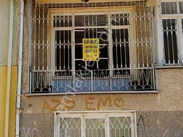Anıt Devlet Tiyatro Arkası Arakat Kombili