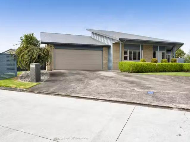 AN ADDRESS ABOVE THE REST First National Real Estate