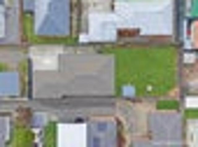 An affordable family home with BIG backyard.!