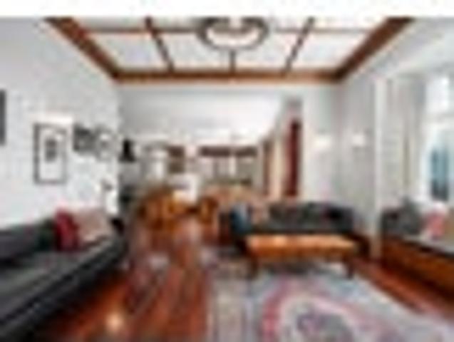 AN ARCHITECTURAL LEGACY IN THE HEART OF KELBURN