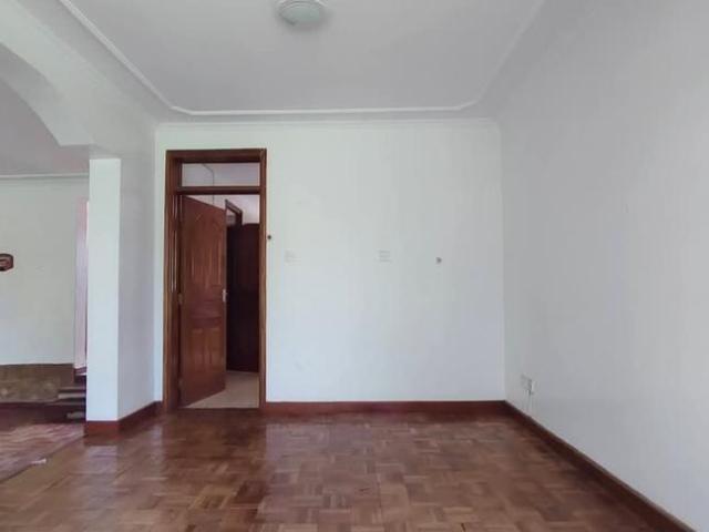 An elegant 4bdrm unfurnished townhouse to let in rosslyn