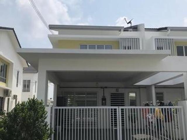 An end lot double storey house