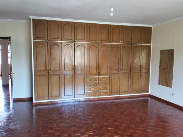 An executive 5bedroom town house for rent in lavington