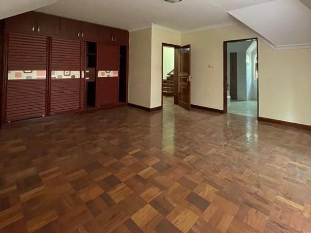 An executive spacious five bedroom townhouse for rent in lavington