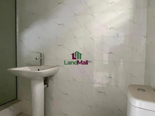 An Exquisite 5 Bedroom Fully Detached Duplex With BQ at Chevron, Lekki