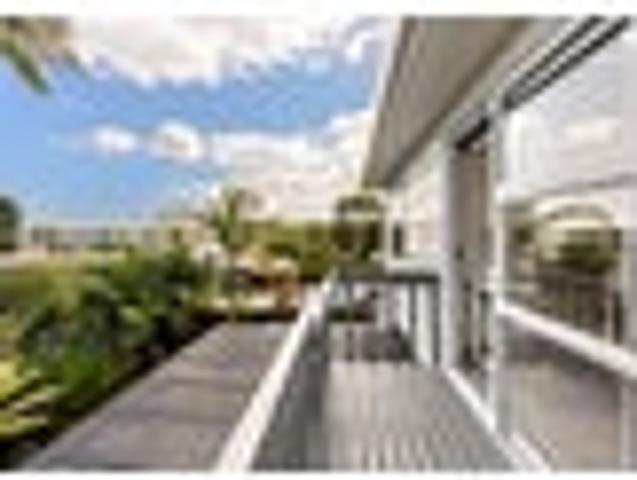 An Ideal First Step into Sought After Hill Park