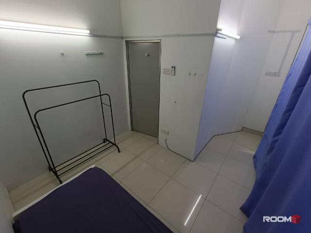 An Ideal Medium Room Simple & practical for a pleasant stay for working adult, students, or internship trainee SE