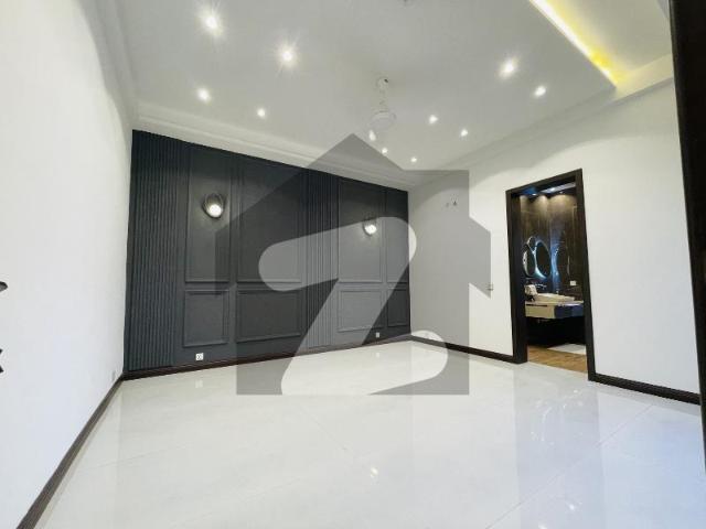 An Impressive 1 Kanal Residence With True Presence DHA Phase 7