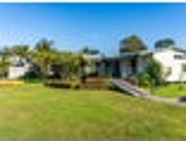 Embrace the Art of Waterfront Living!
