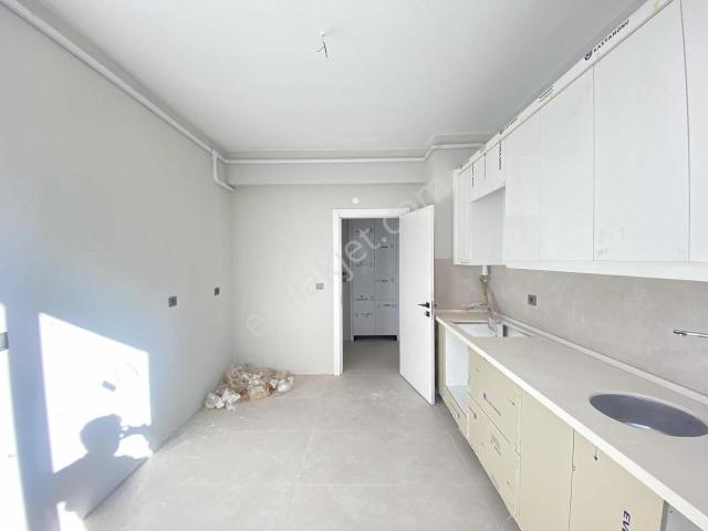 An ka'dan Istıklal'de Mükemmel Konum 2+1 Full Yapılı Daire!