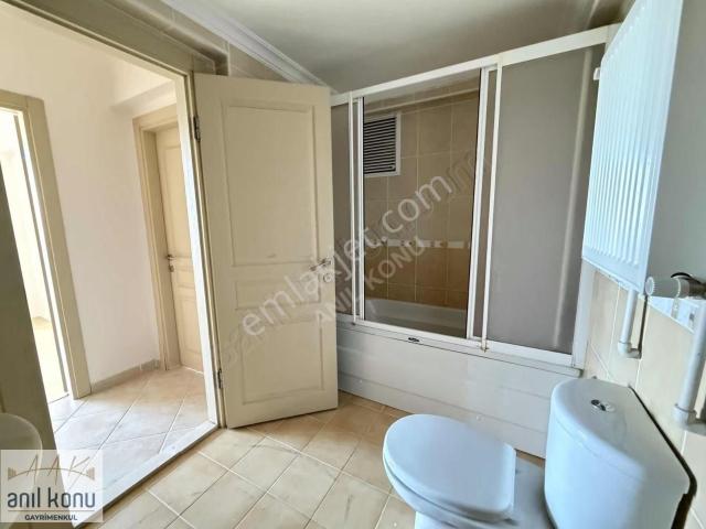 Anıl Konu'dan Beril Sitesinde 3+1 Eşyasız Kiralık Daire