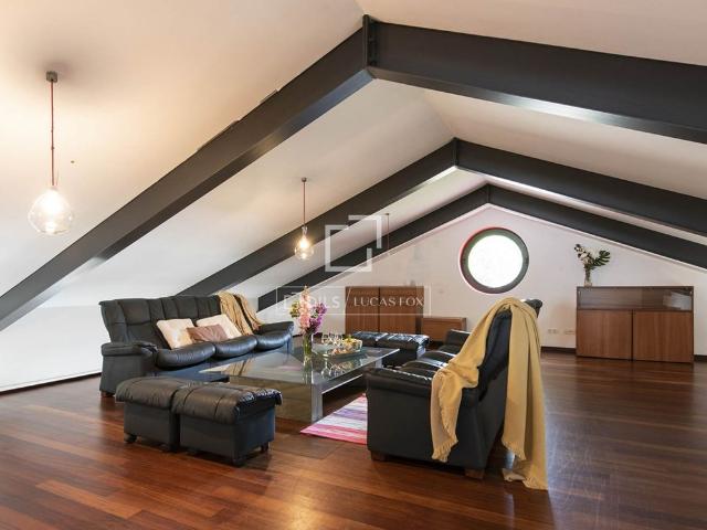 An outstanding contemporary seafront villa for rent with splendid views, located in Cangas, Pontevedra