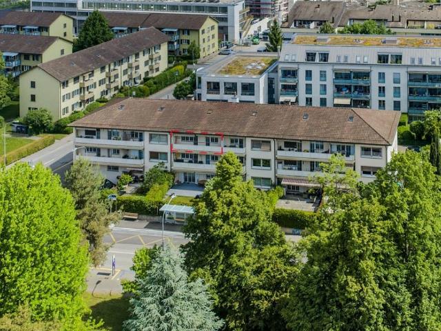 AN RUHIGER LAGE: 3 ZIMMER WOHNUNG MIT SONNIGEM BALKON