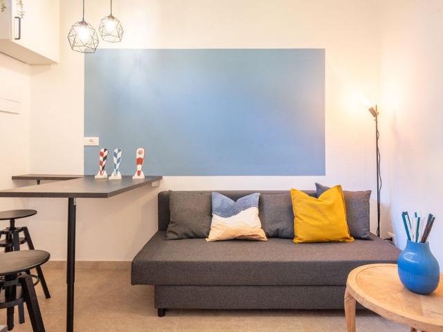 Anna De Miracoli by Pleiades Home, Pisa Amsterdam Apartments for Rent