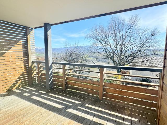 ANNECY 15 MN A 2mn de Poisy LOVAGNY Appartement 3 pièces avec terrasse et garage