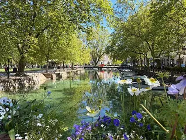 Annecy 74000 Achat / Vente divers 4 pièces