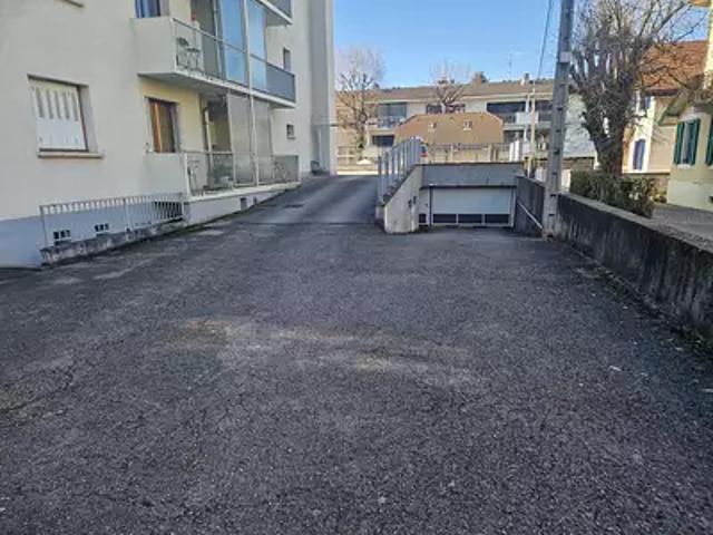 Annecy 74000 Location parking