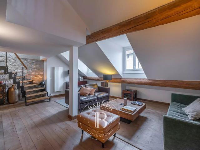 ANNECY CENTRE VIEILLE VILLE TRIPLEX DE CHARME