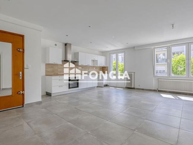 Annecy Appartement 4 pièces quartier des Romains au calme avec GARAGE