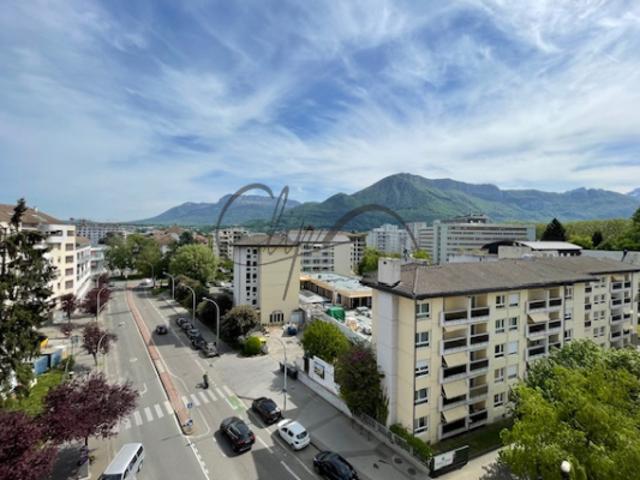 ANNECY Grand appartement, le charme des années 50