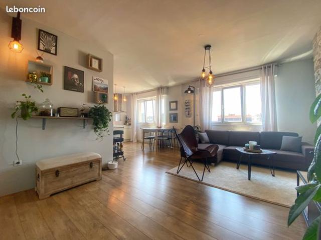 Annemasse centre Appartement T3 78 m² balcon et parking