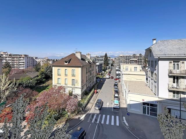 ANNEMASSE CENTRE – T2 IDÉALEMENT SITUÉ – INVESTISSEMENT LMP OU ACQUISITION LIBRE 74