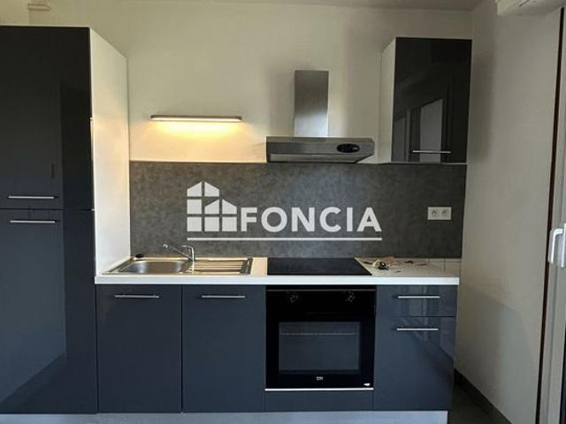 ANNEMASSE, à vendre appartement de type 4 lumineux de 82 m2 avec balcons, cave et grenier