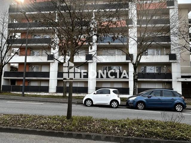 ANNEMASSE, appartement de type 2 avec parking privatif, proche Lycée Jean Monnet