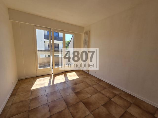 ANNEMASSE T2 avec balcon et cave