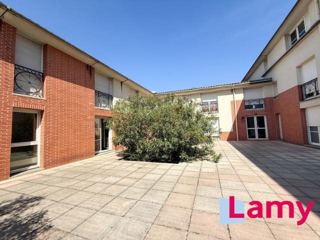 Annexe + Appartement + Parking
