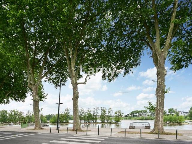 Annexe + Appartement + Parking