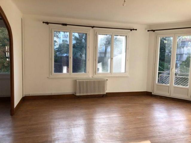 Annonay Grand appartement type 5 avec ascenseur