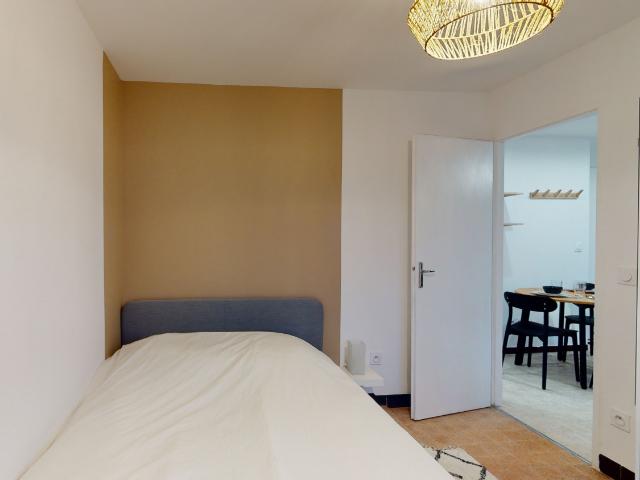 Annonce n° 93859 Très beau T3 meublé de 45m², entièrement refait à neuf par un architecte et idéal pour de la colocation