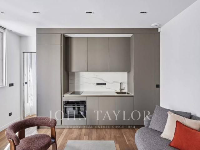 Annonce Location Appartement Paris 8ème Europe 75008, 2 Pièces ref:L0808PA