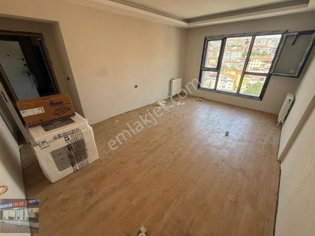 Anavatan Cadde Üzeri Metro Yakını 8. Kat'ta 3+1 Sıfır Ultra Lux!