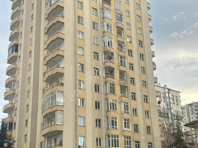 Anayurt Meydanda Kiralık 3+1 Daire