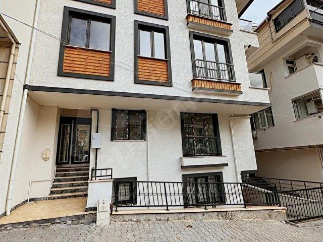 ANA CADDE ÜZERİ 3 + 1 SIFIR DUBLEKS