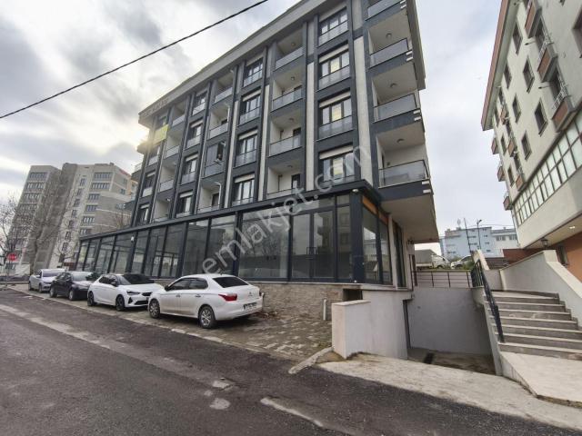 Ana Cadde Üzeri Otoban Bağlantı Yanı Depo Girişli 400 M² Kiralık