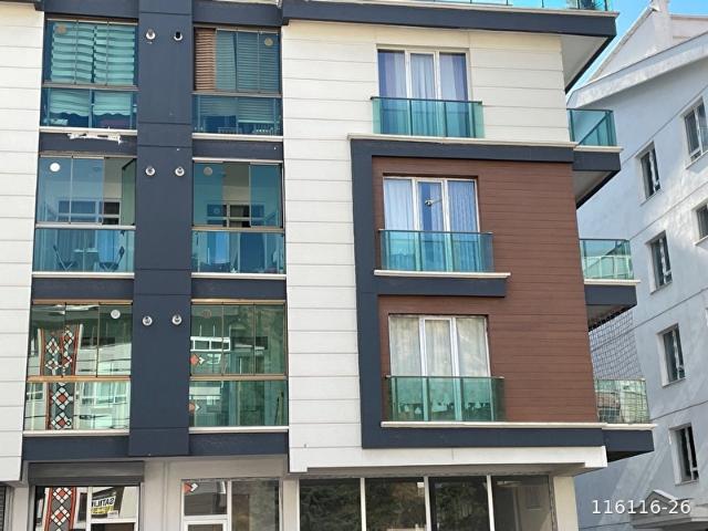 Ana cadde üzerinde ara kat 3+1 geniş kullanışlı daire