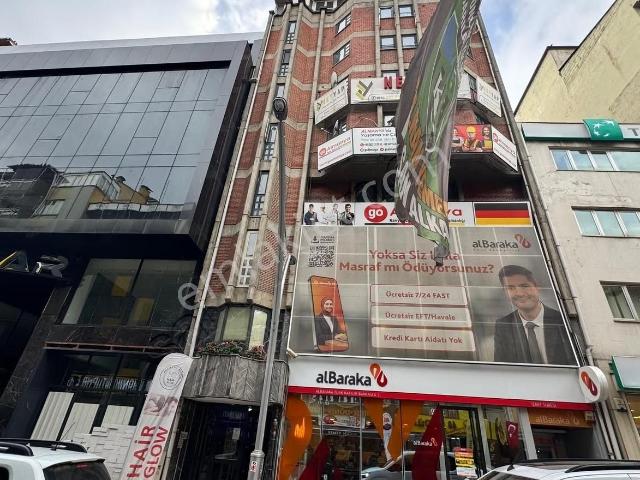 Ana Cadde Üzerinde Devren Kiralık Protez Saç Merkezi