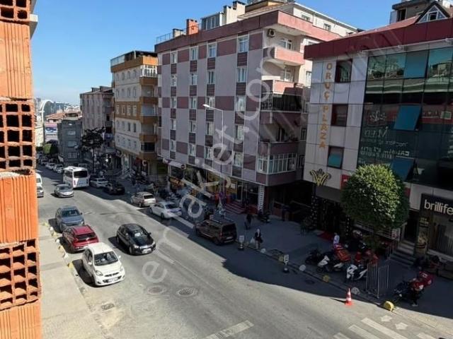 Ana Cadde Üzerinde Düz Ayak Depolu Dükkan
