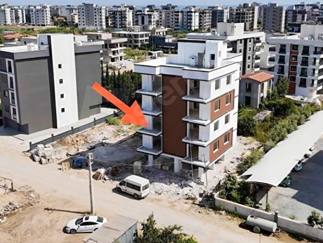 ANA YOL KENARINDA ÖN CEPHE VE ARA KAT FIRSAT 1+1 DAİRE