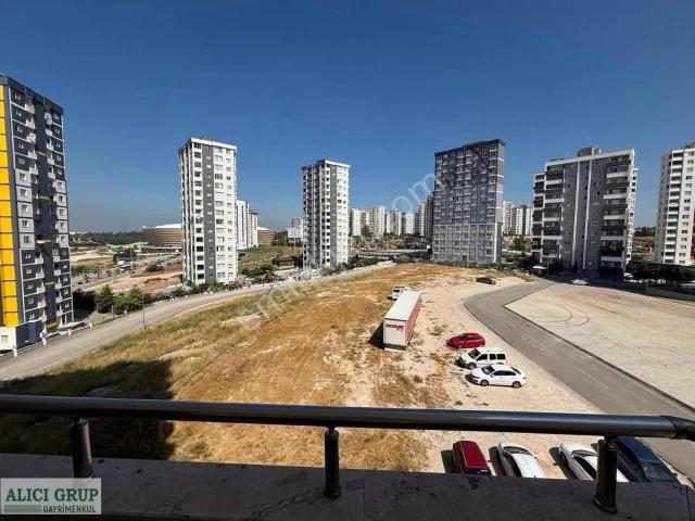 Ana Yola Yakın Çok Geniş 1+1 Boş Kiralık Daire