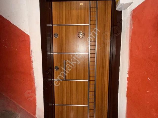 Ana Yola Çift Cephe Köşe Başı 2+1 Dogalgaz Kombili Satılık Daire