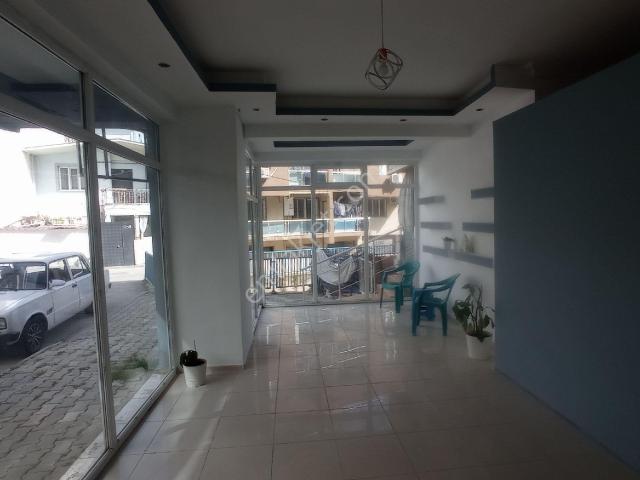 Ana Yoladan Görünen Bir Konumda Ana Yola 75 Metre 9 Metre Vitrinli 32 M2 Dükkan