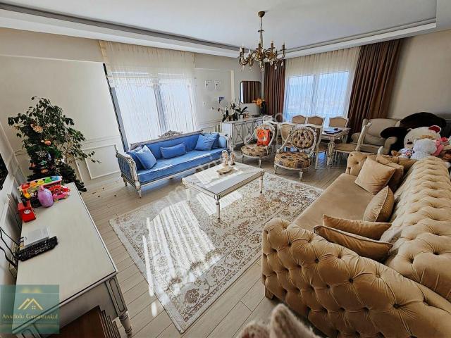 Anadolu Gm'den Cumhuriyet Mah.'de 3+1 135 M² Lüks Site Dairesi