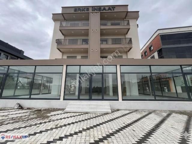 Çanakkale Yolu Üzerinde İki Katlı Geniş Kiralık Dükkan