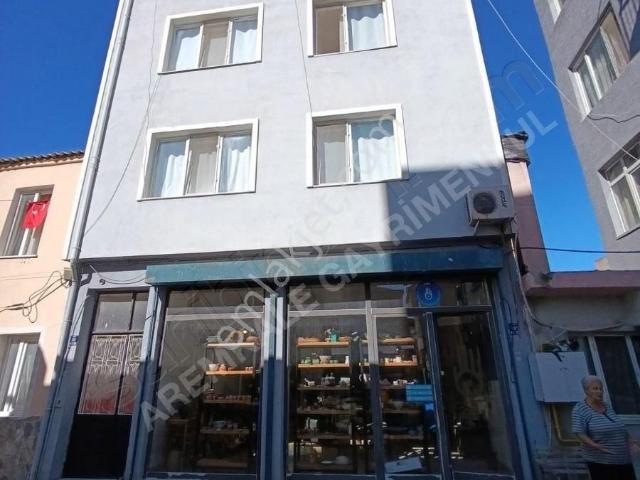 Çanakkale Çarşının İçinde Satılık 4 Katlı Komple Bina